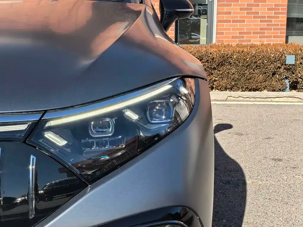 Mercedes-Benz EQS AMG — фото 10