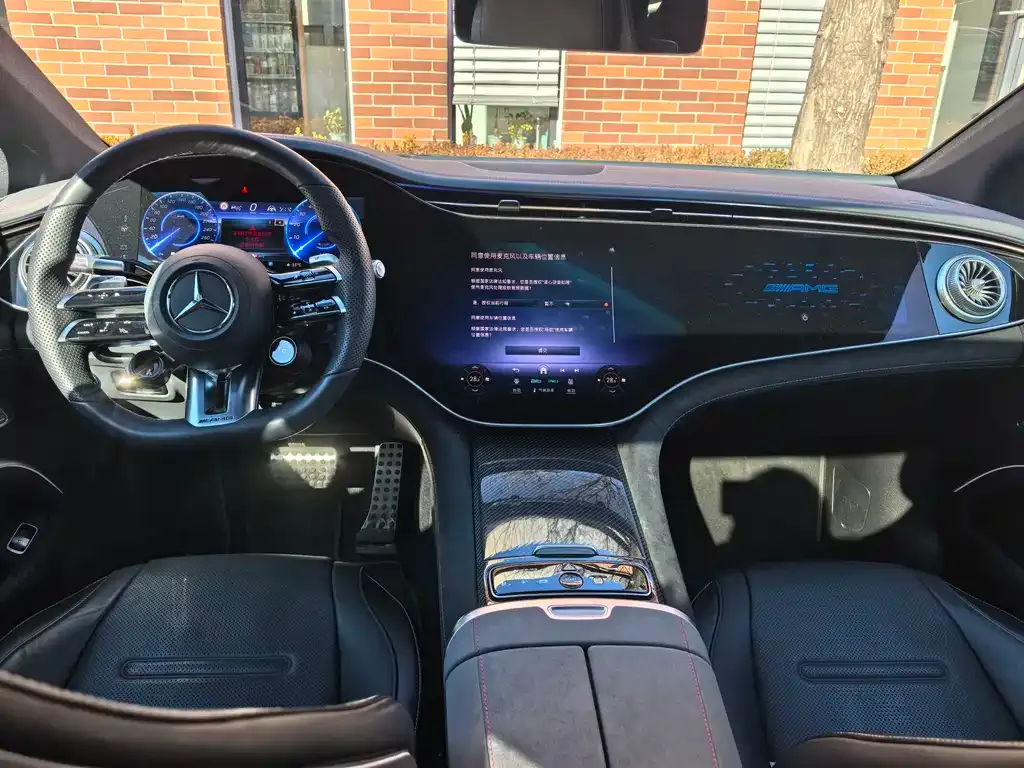 Mercedes-Benz EQS AMG — фото 3