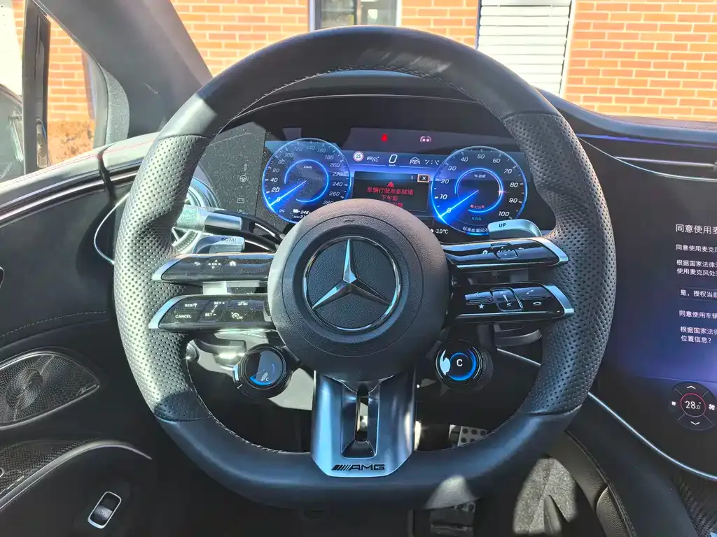 Mercedes-Benz EQS AMG — фото 2
