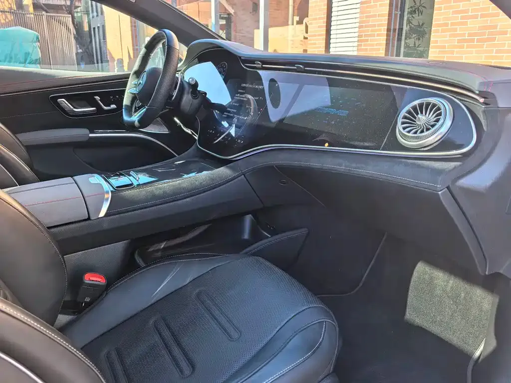 Mercedes-Benz EQS AMG — фото 7