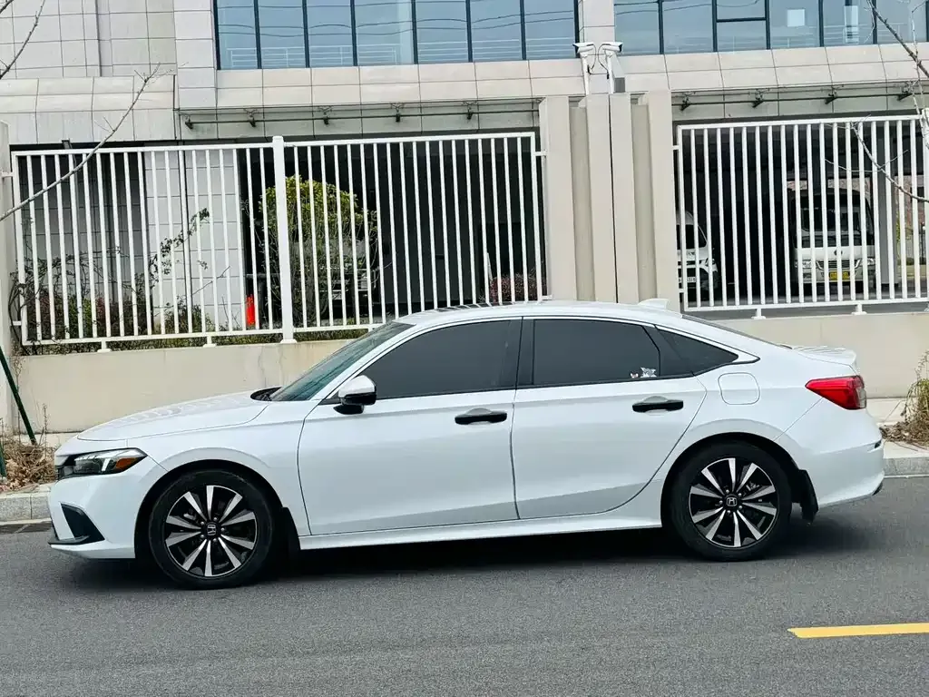 Honda Civic — фото 6