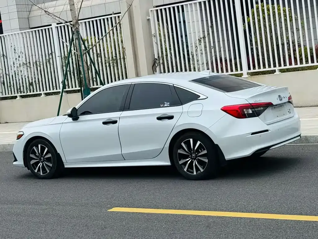 Honda Civic — фото 5