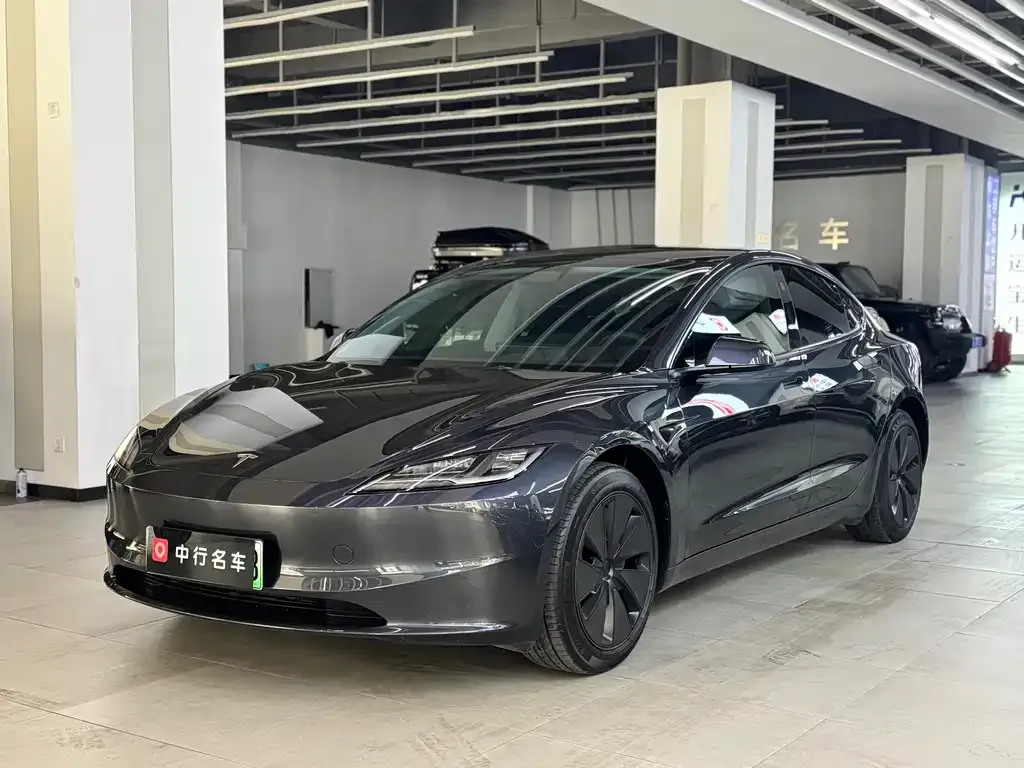 Tesla Model 3 — фото 10