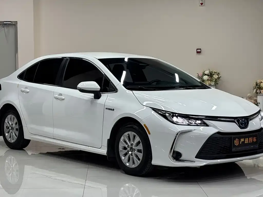 Toyota Corolla — фото 4