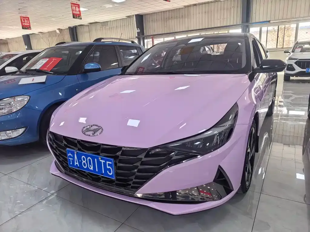 Hyundai Elantra — фото 1