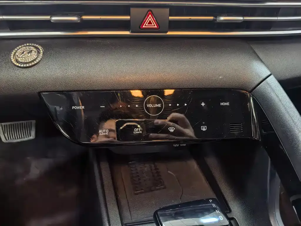 Hyundai Elantra — фото 10