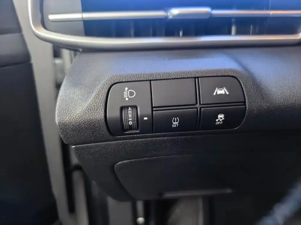 Hyundai Elantra — фото 4