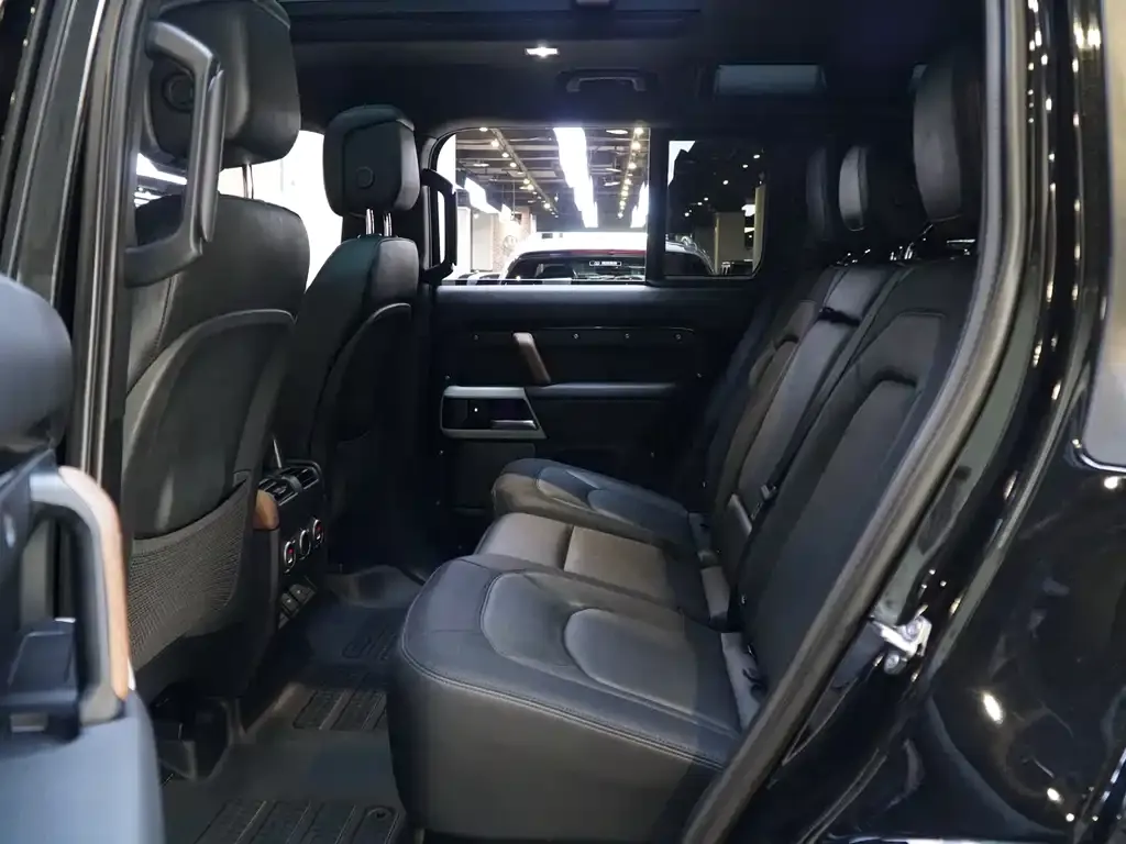 Land Rover Defender — фото 10