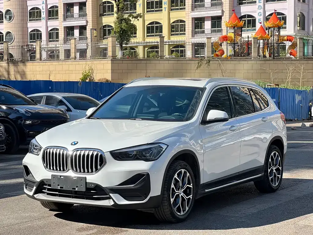 BMW X1 — фото 1