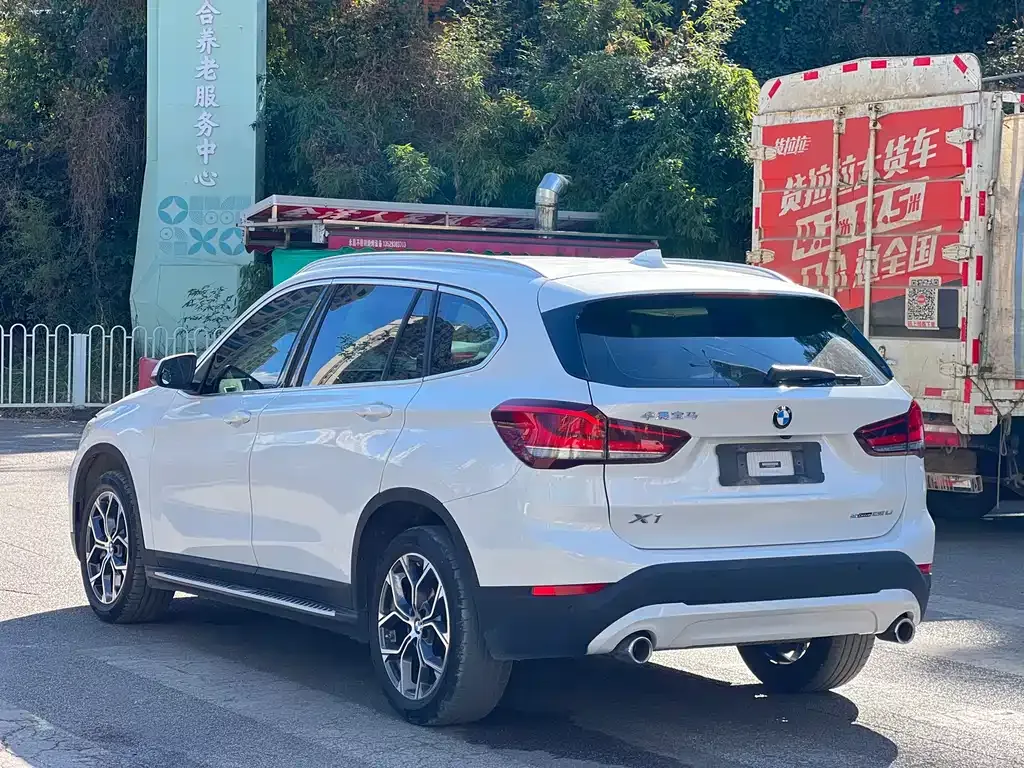 BMW X1 — фото 5