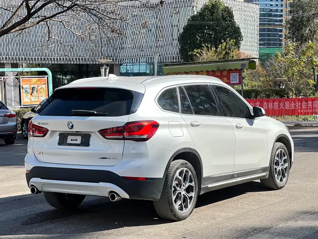BMW X1 — фото 8