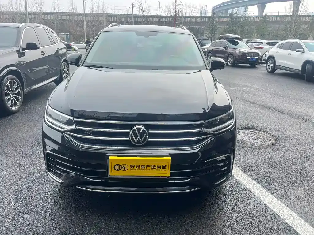 Volkswagen Tiguan L — фото 5