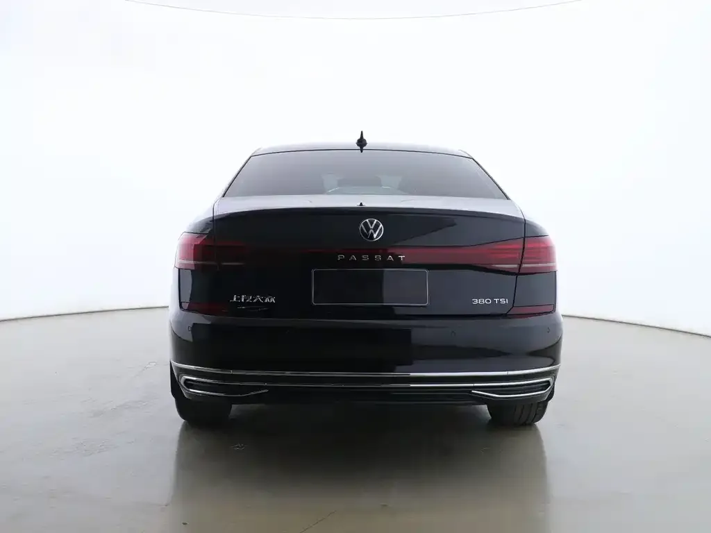 Volkswagen Passat — фото 7