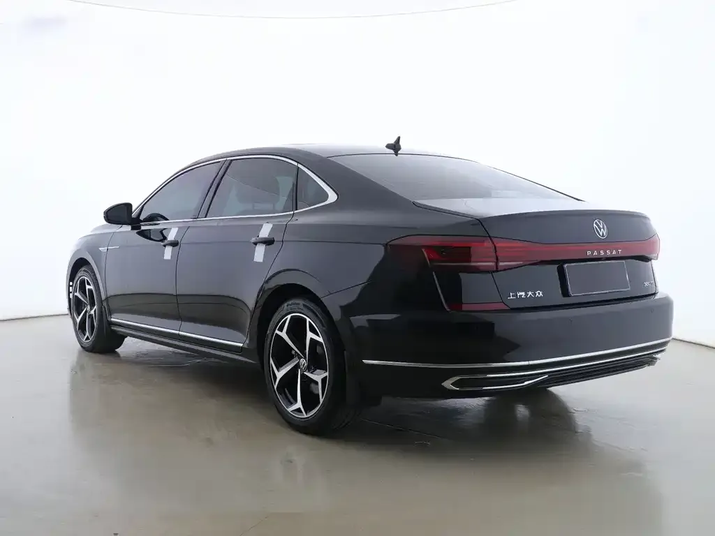 Volkswagen Passat — фото 6
