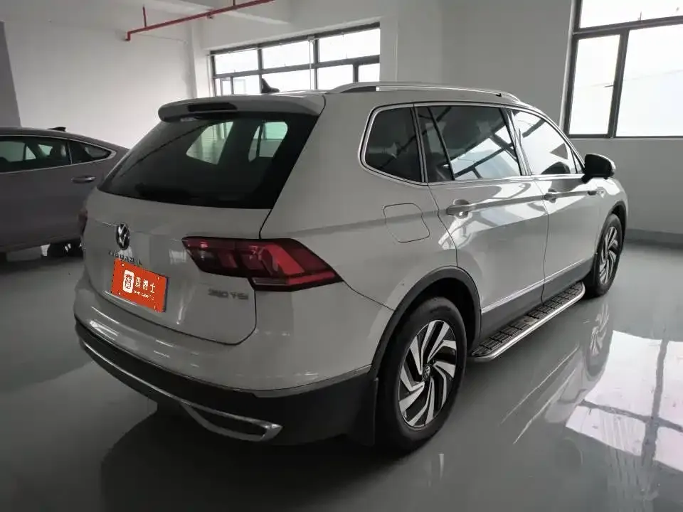 Volkswagen Tiguan L — фото 3