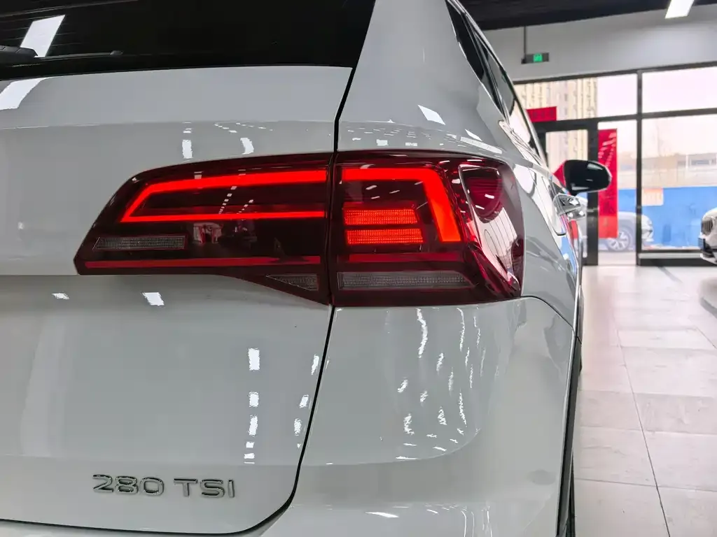 Volkswagen Tharu — фото 2