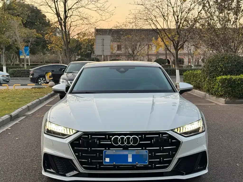 Audi A7L — фото 8