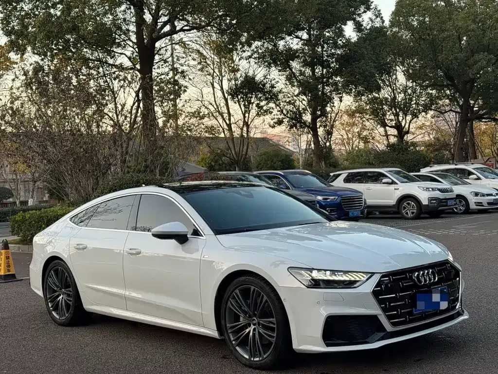 Audi A7L — фото 10
