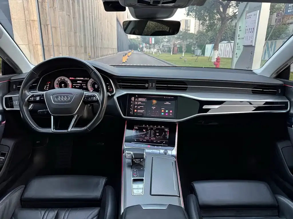 Audi A7L — фото 7
