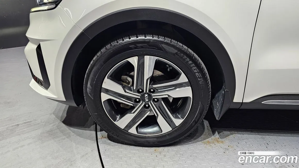 Kia Sorento — фото 8