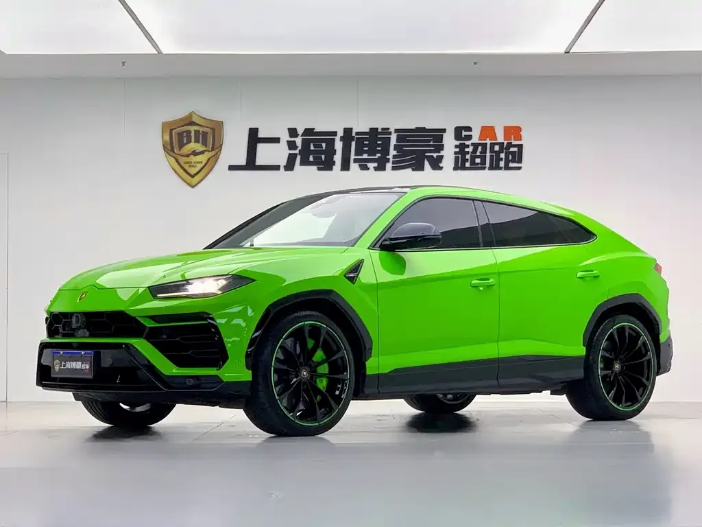 Lamborghini Urus — фото 1