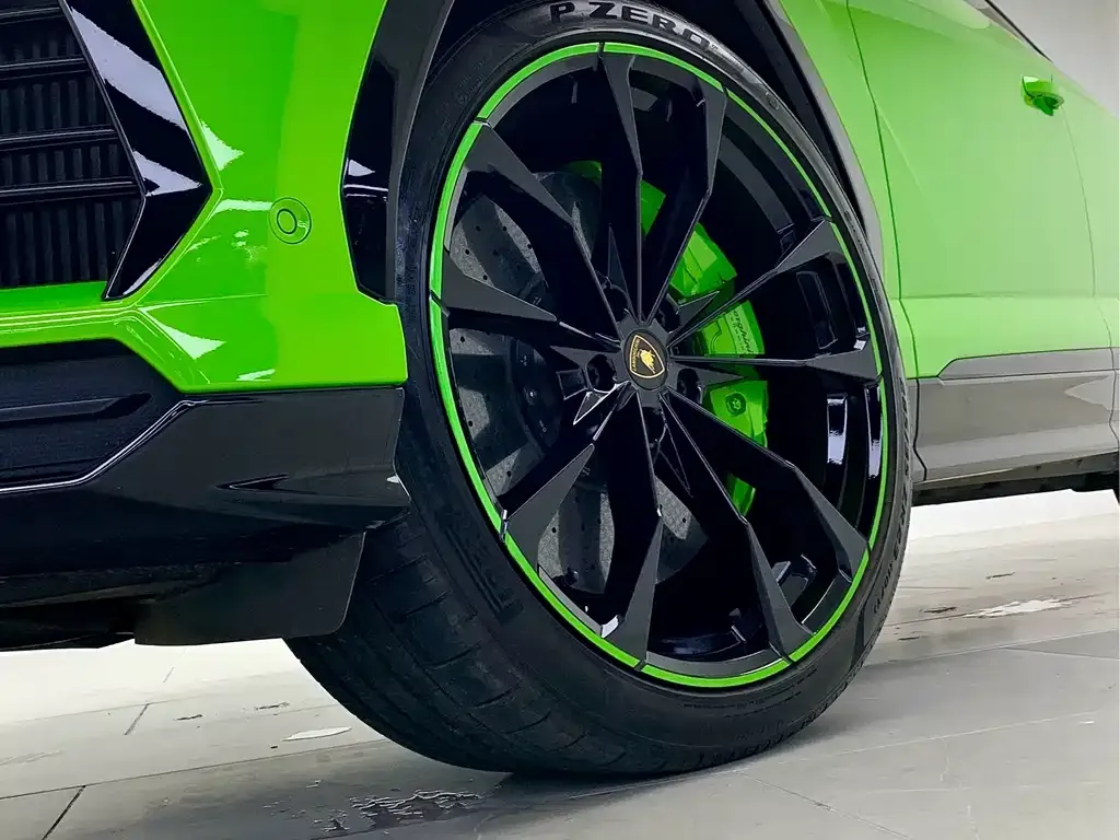 Lamborghini Urus — фото 3