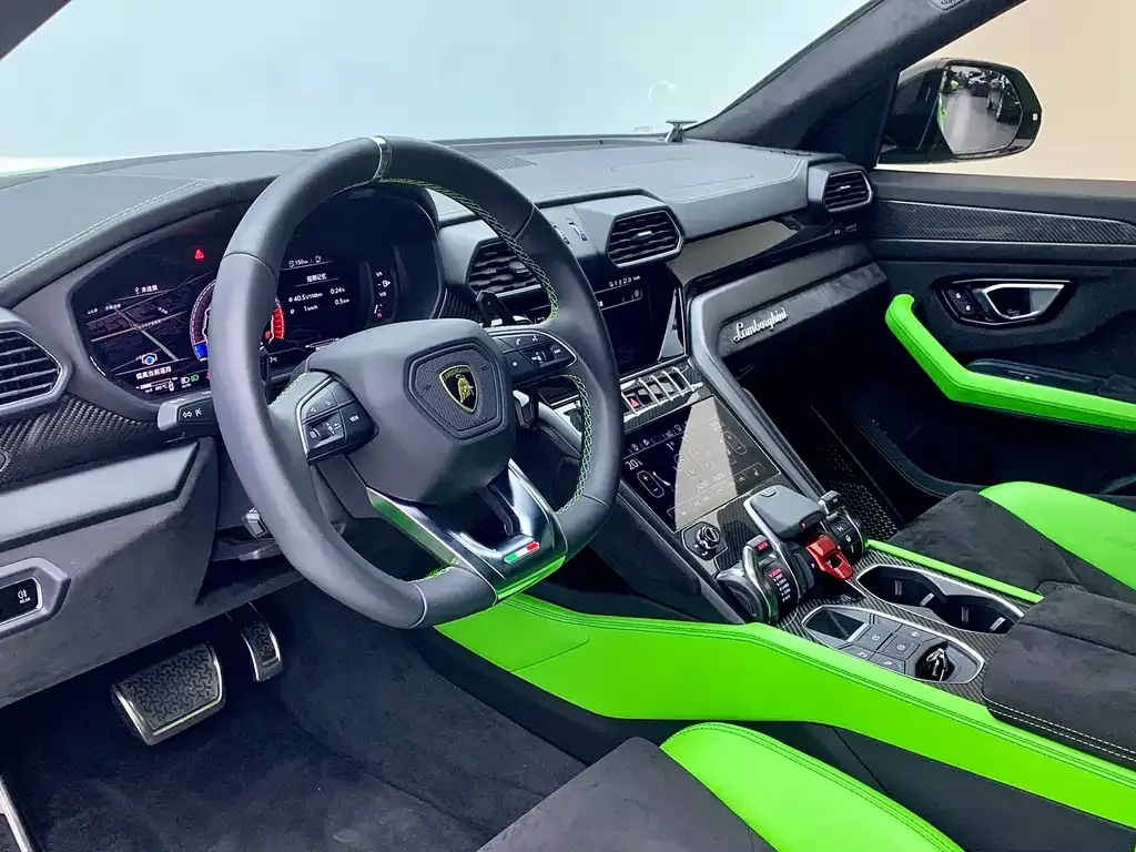 Lamborghini Urus — фото 9