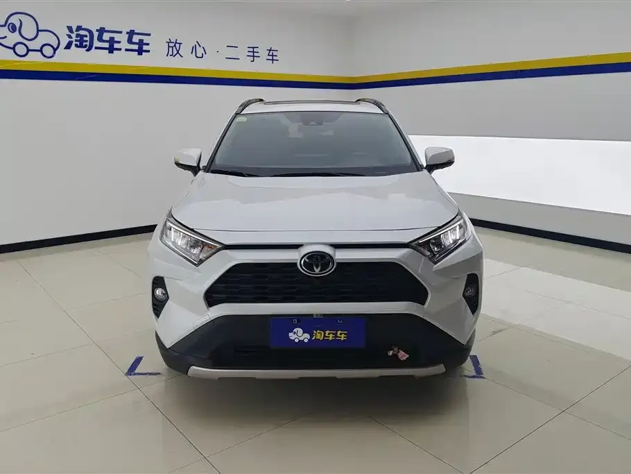 Toyota RAV4 — фото 2
