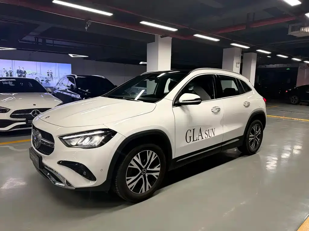 Mercedes-Benz GLA — фото 1