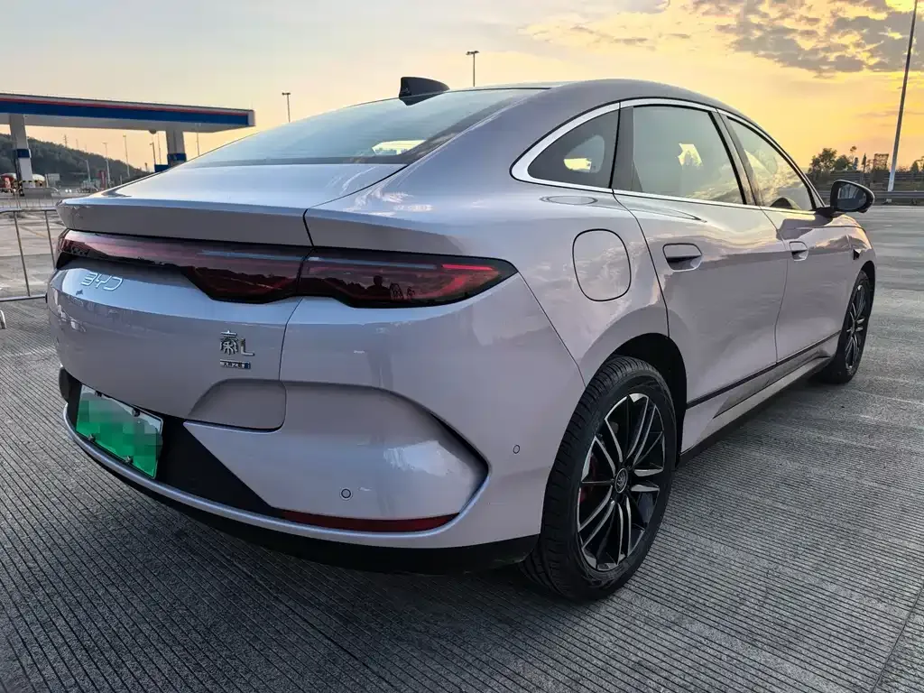 BYD Qin L — фото 8