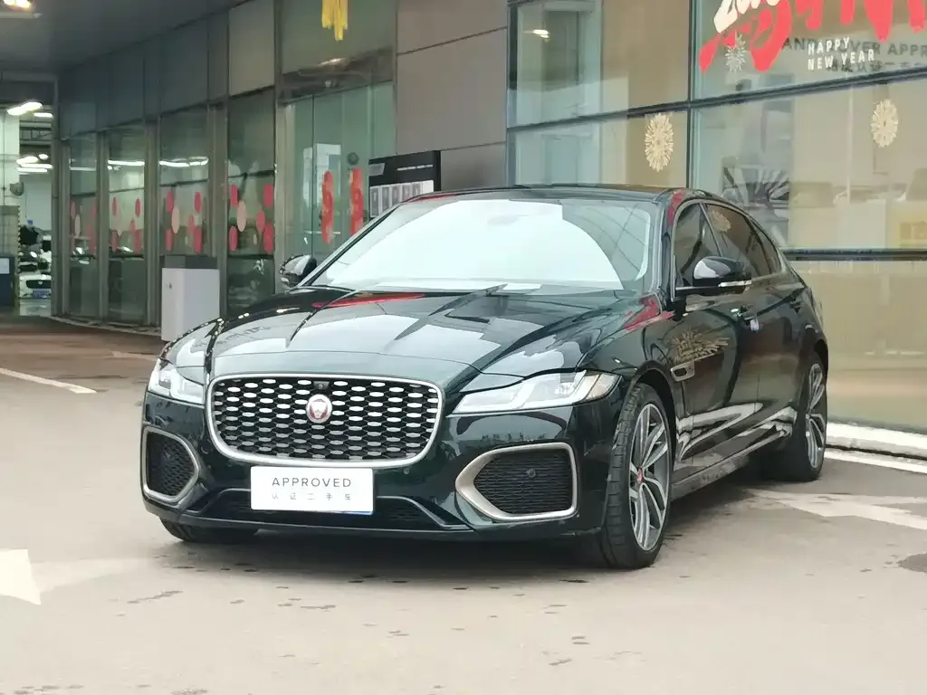 Jaguar XFL — фото 1