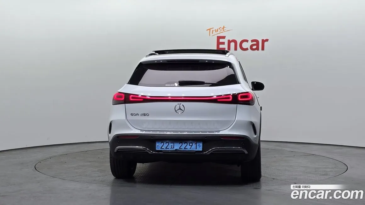 Mercedes-Benz EQA — фото 2