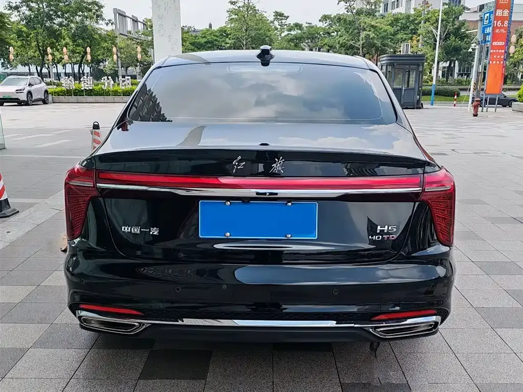 Hongqi H5 — фото 4