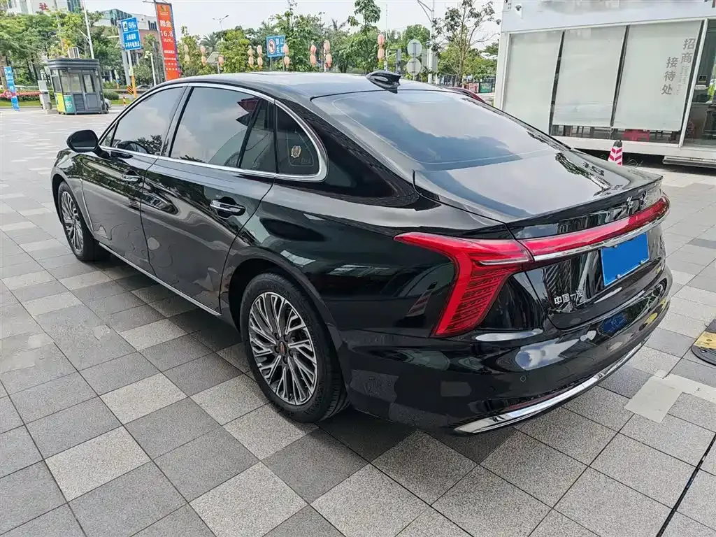 Hongqi H5 — фото 9