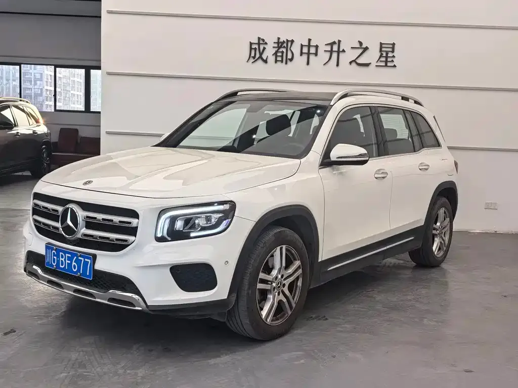 Mercedes-Benz GLB — фото 1