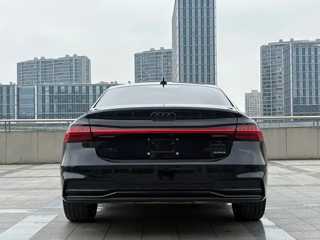 Audi A7L — фото 2