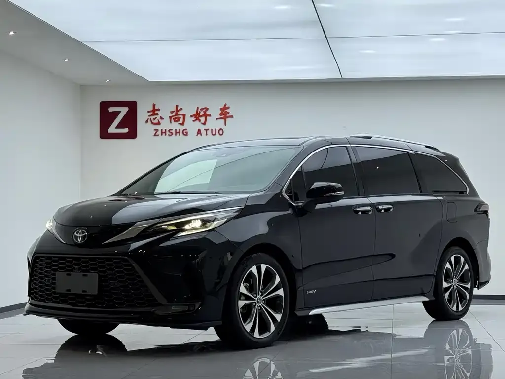 Toyota Granvia — фото 1