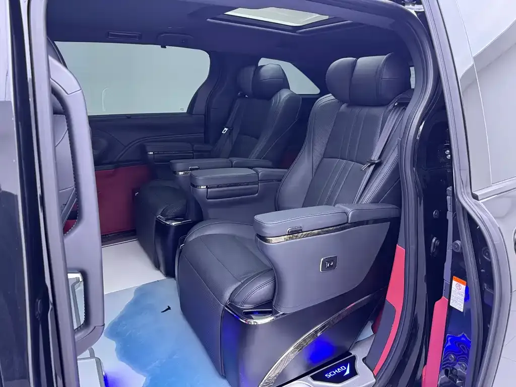 Toyota Granvia — фото 8