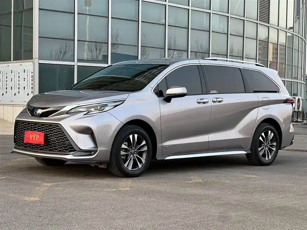 Toyota Granvia — фото 1