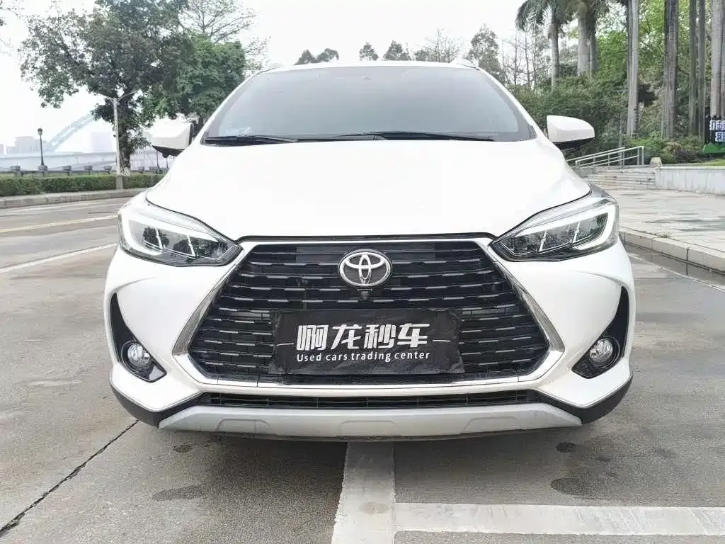Toyota Yaris L — фото 8