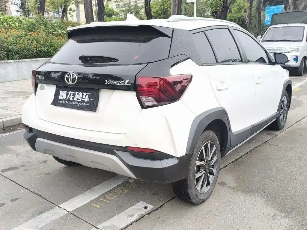 Toyota Yaris L — фото 9