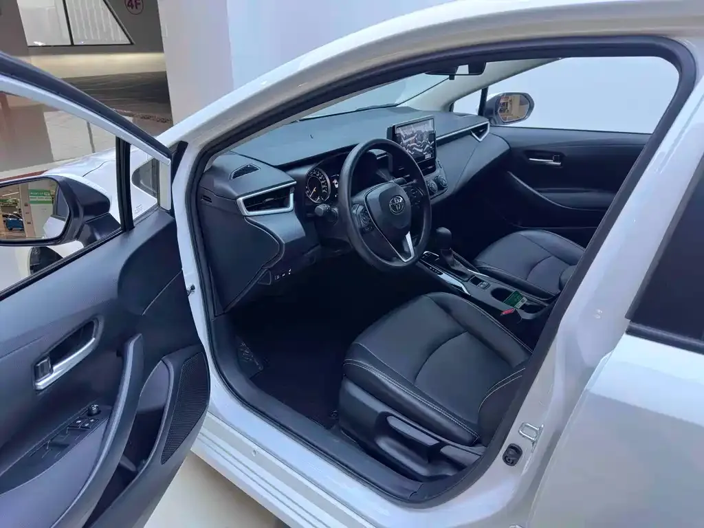 Toyota Yaris L — фото 6