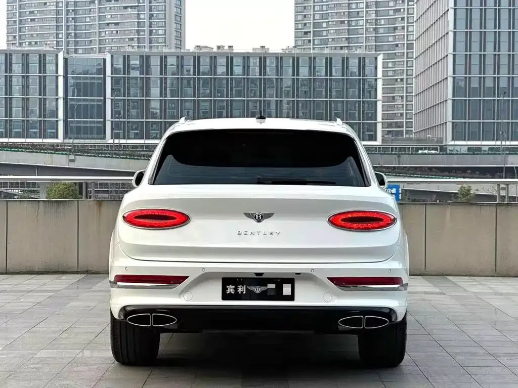Bentley Bentayga — фото 10
