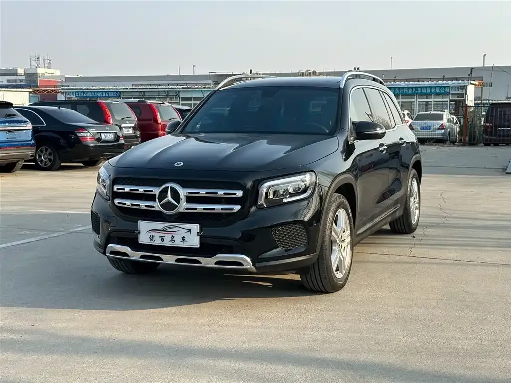 Mercedes-Benz GLB — фото 1