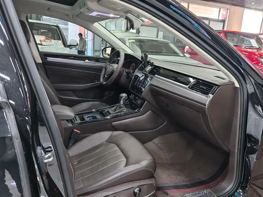 Volkswagen Phideon — фото 4