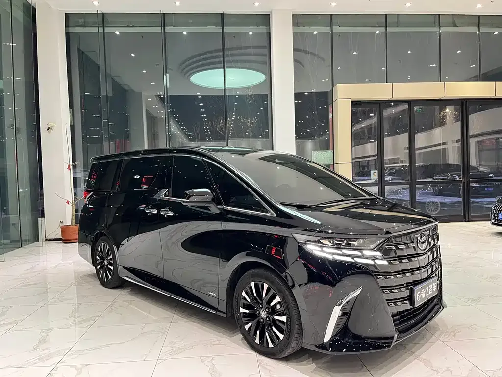 Toyota Alphard — фото 7