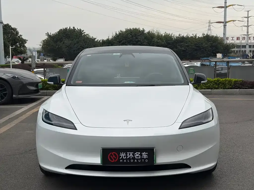 Tesla Model 3 — фото 5