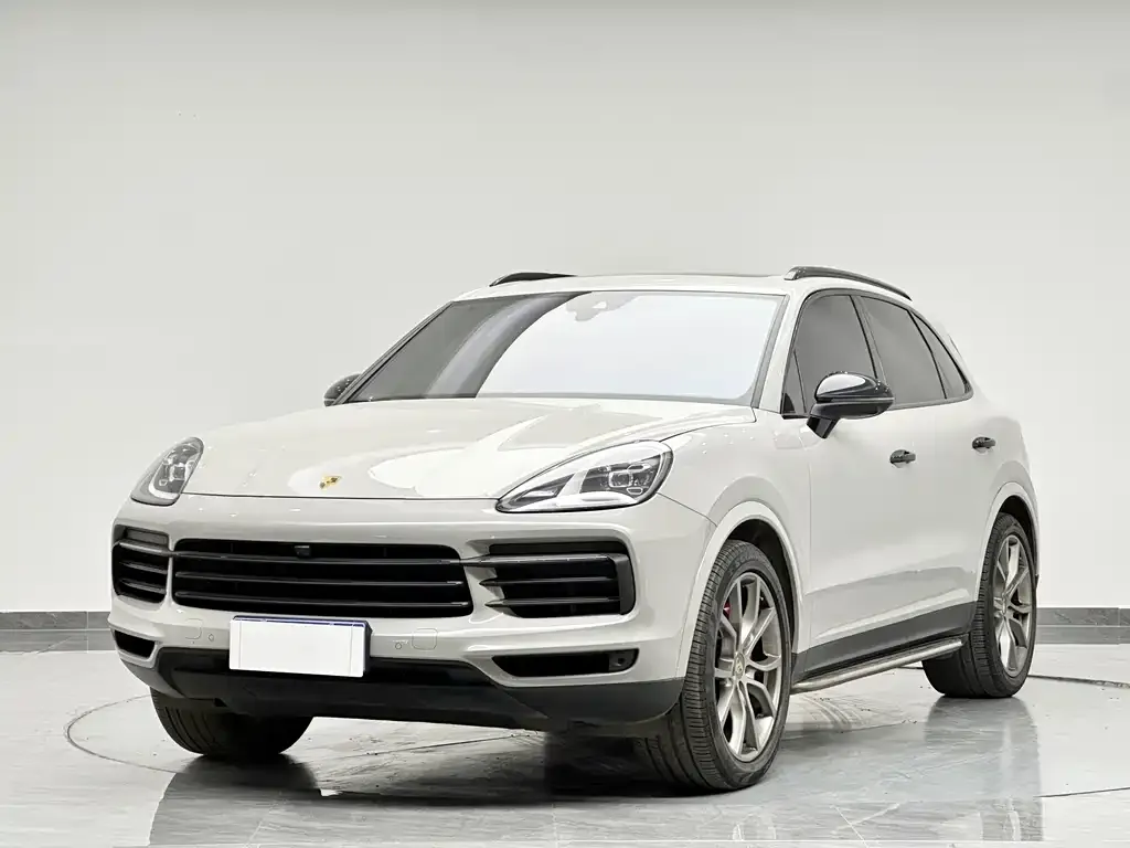 Porsche Cayenne — фото 1