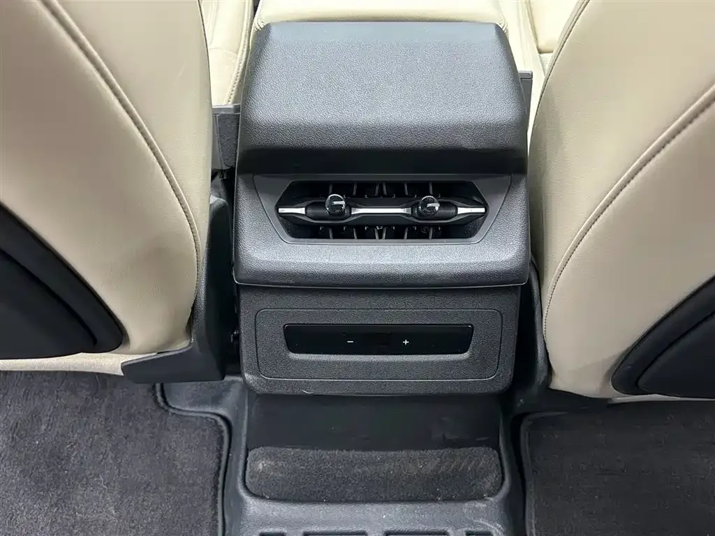 Audi Q6L e-tron — фото 3