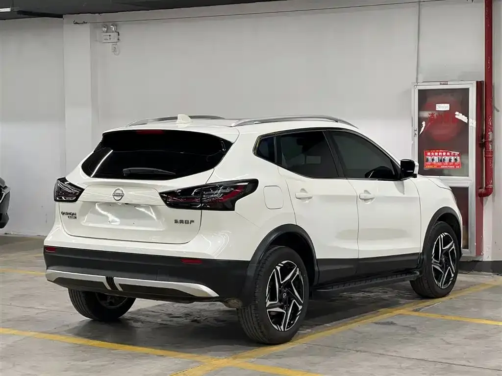 Nissan Qashqai — фото 10